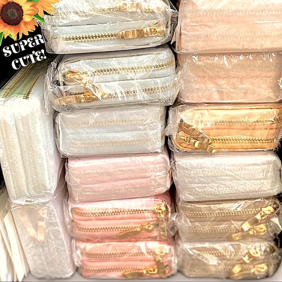 60. MYSTERY Super Cute Spring & Summer Floral Wallet / Wristlet - Picture 2 of 16